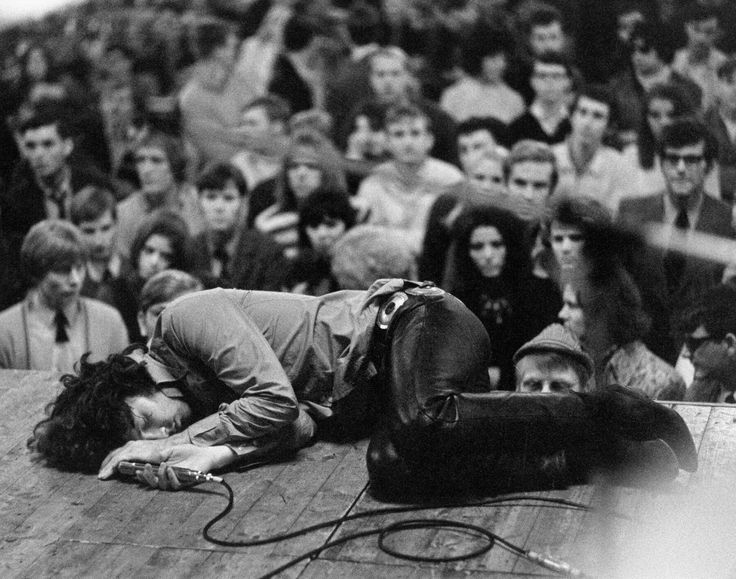 Jim_Morrison.On_stage